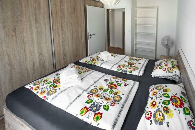Old Town Luxury Apartment In Heart Of บราติสลาวา ภายนอก รูปภาพ